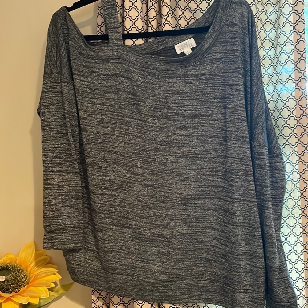 Large Market & Spruce off the shoulder Sweater
